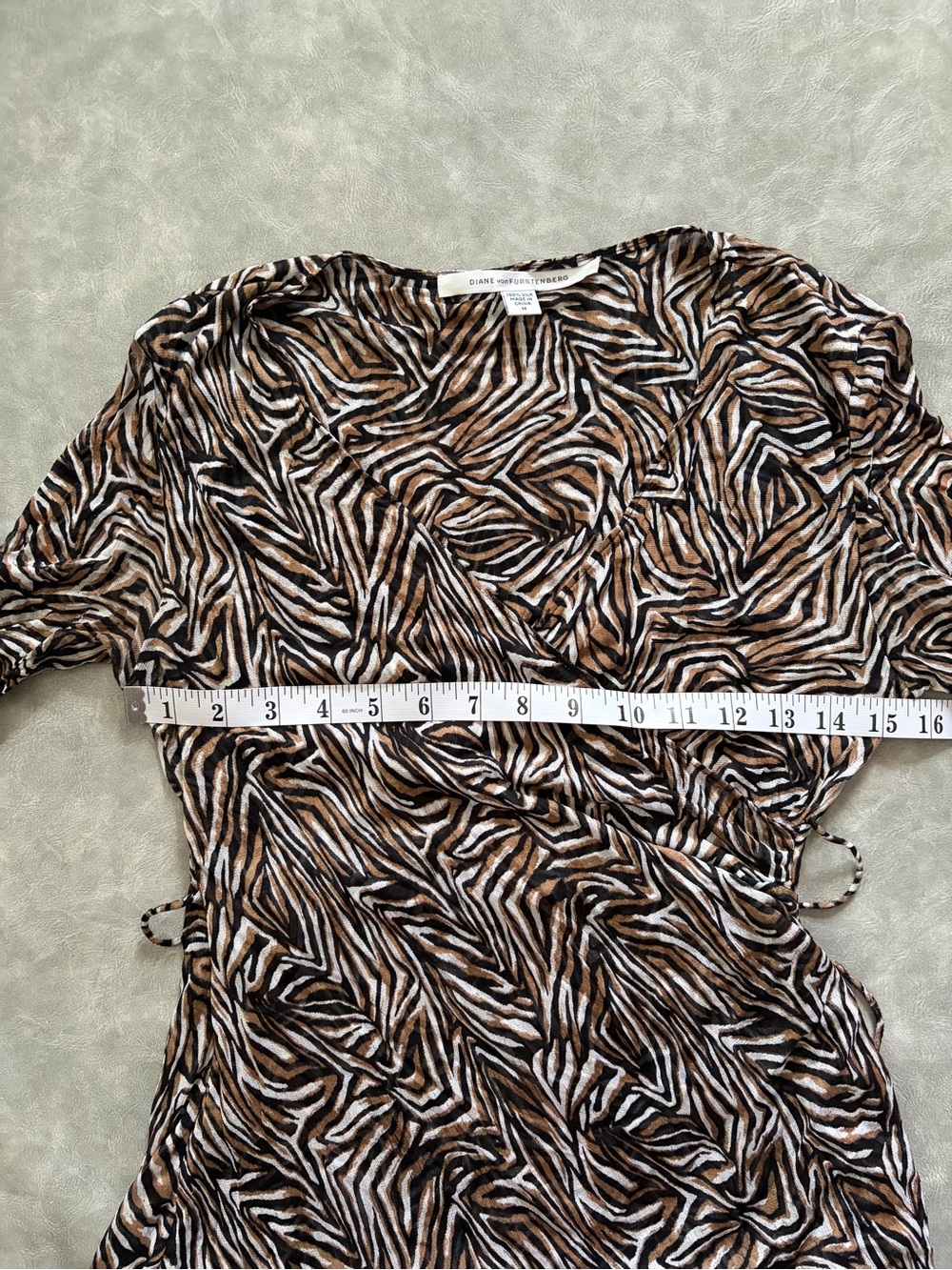 Y2K 100% Silk Tan Zebra Print Tie Back V-Neck Blouse | 2000s Luxury Office Siren - Picture 11 of 13